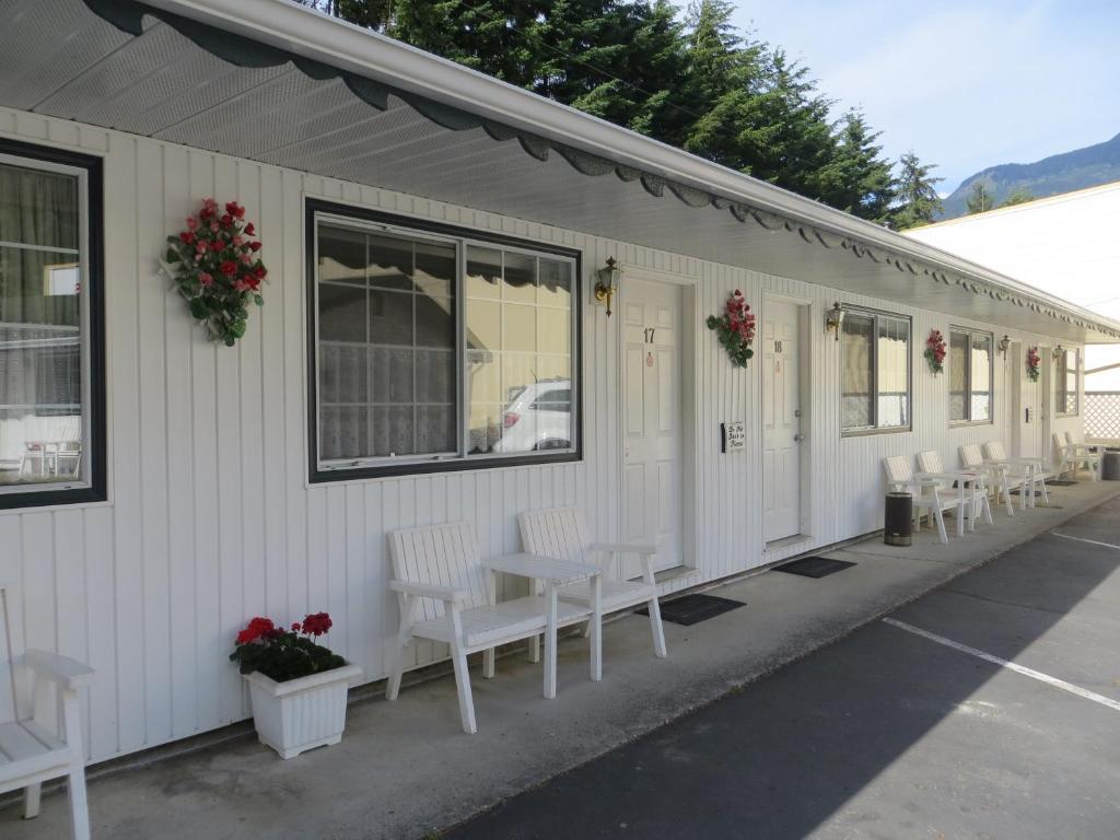 ALPINE MOTEL HOPE: LOW RATES, SAVE ON YOUR STAY